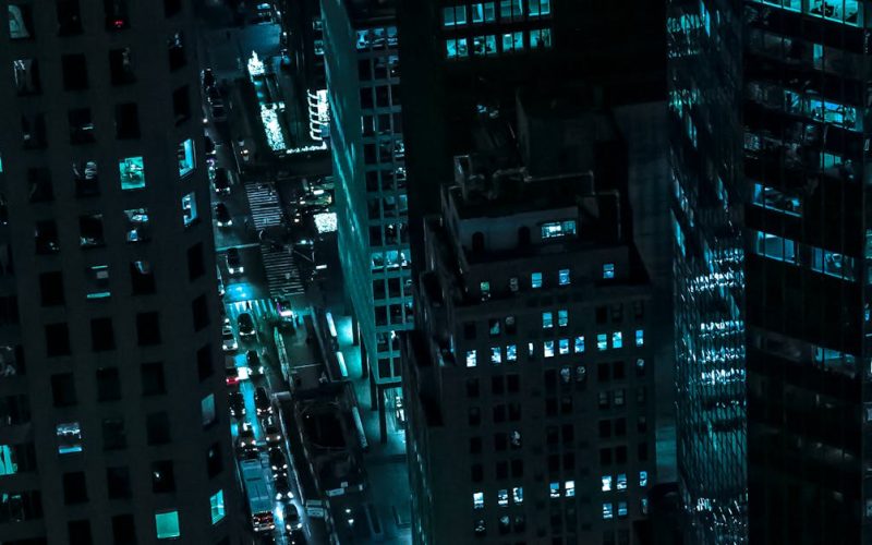 Disparidad de Valoración en Nueva York: Un Análisis de Mercados Privados y Públicos